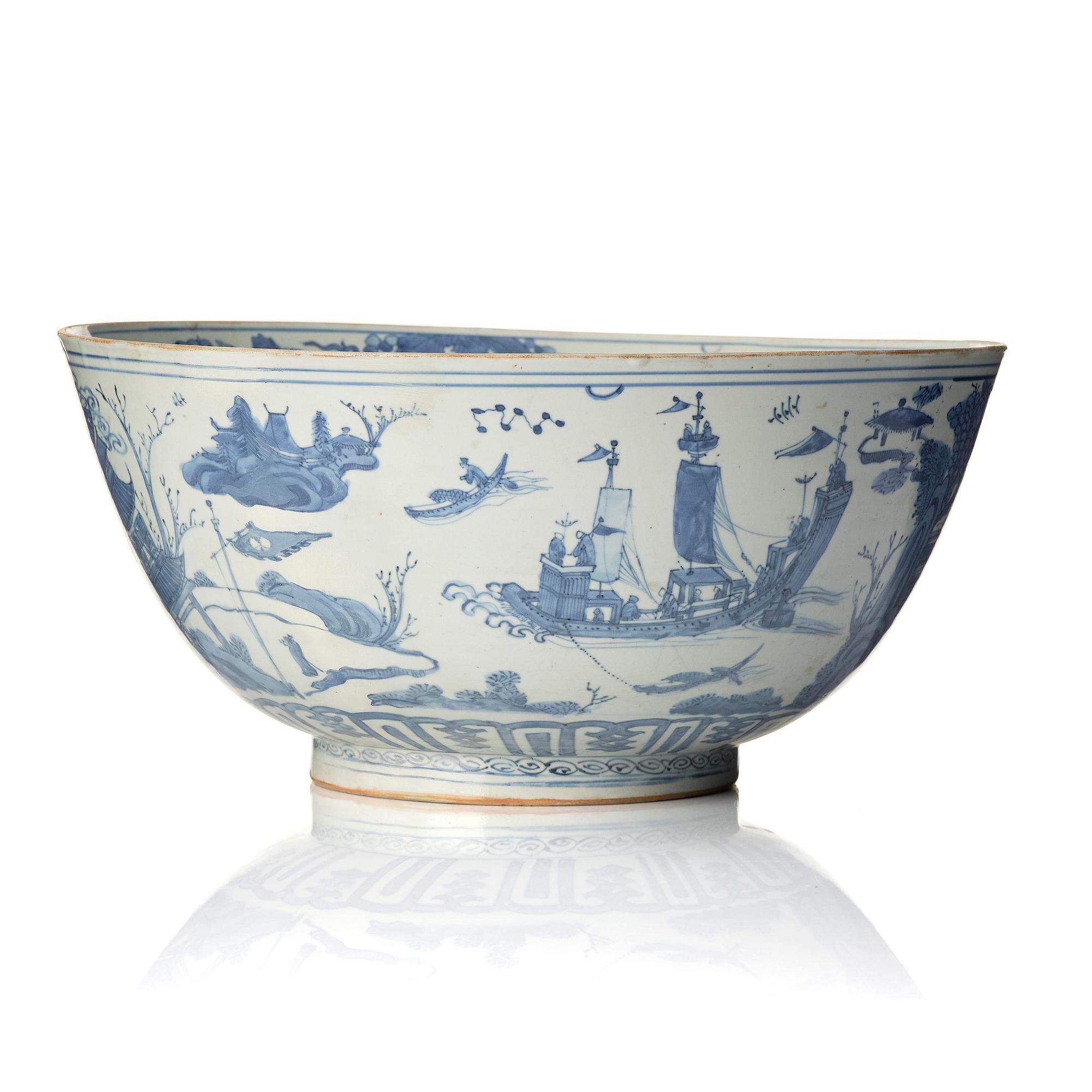 A large blue and white bowl, Ming dynasty (1368-1644).