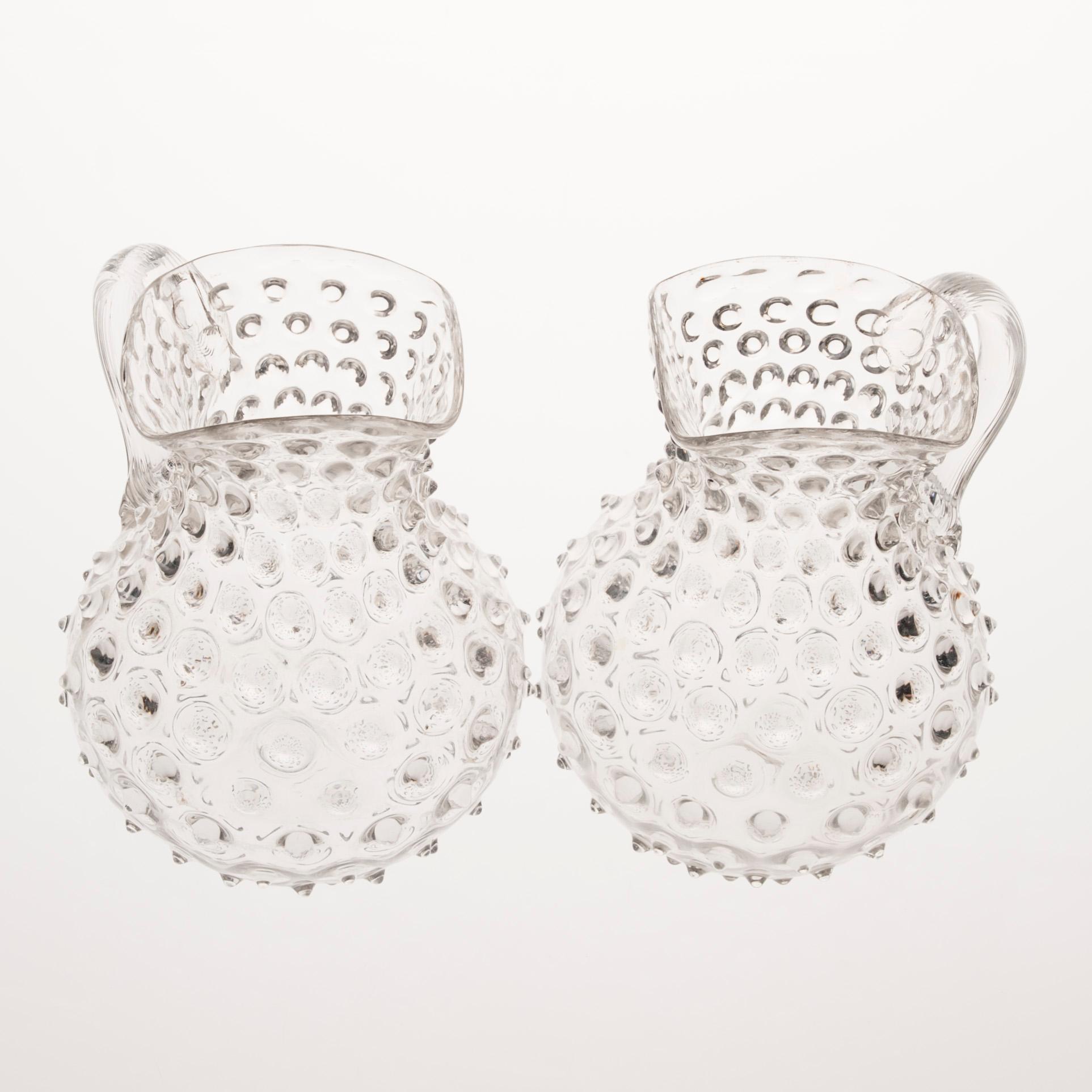 TILLBRINGARE, ett par, s.k. Hobnail pitcher, 1900-talets början.