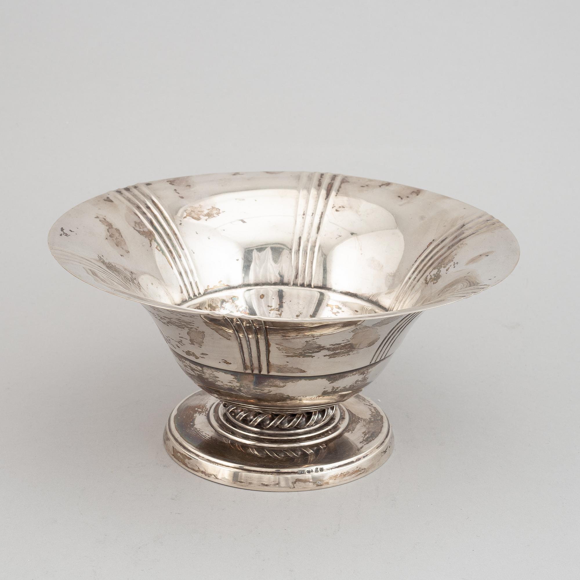 CG Hallberg, skål på fot, silver, Stockholm, 1935.