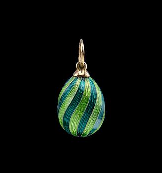 A PENDANT, enamel, gold, silver. Marked 750 / 960. W.A. Bolin, Russia end of 1900s. Weight 5,3 g.