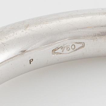 Ring 18K vitguld med ovalslipad diamant ca 0.47 carat.