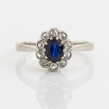 Ring, 18K vitguld med safir och rosenslipade diamanter.