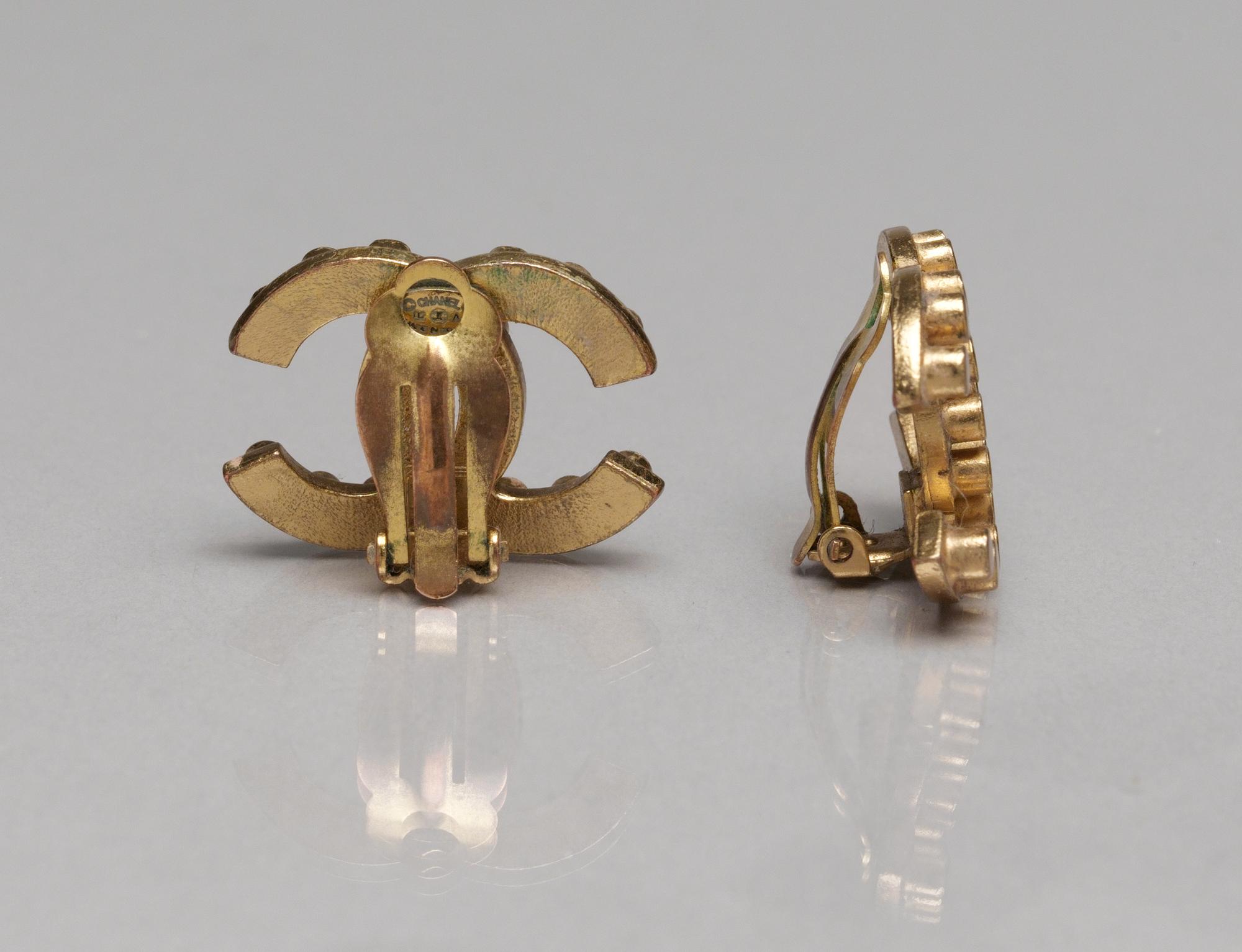 A pair of Chanel earclips, prob autumn 2002.