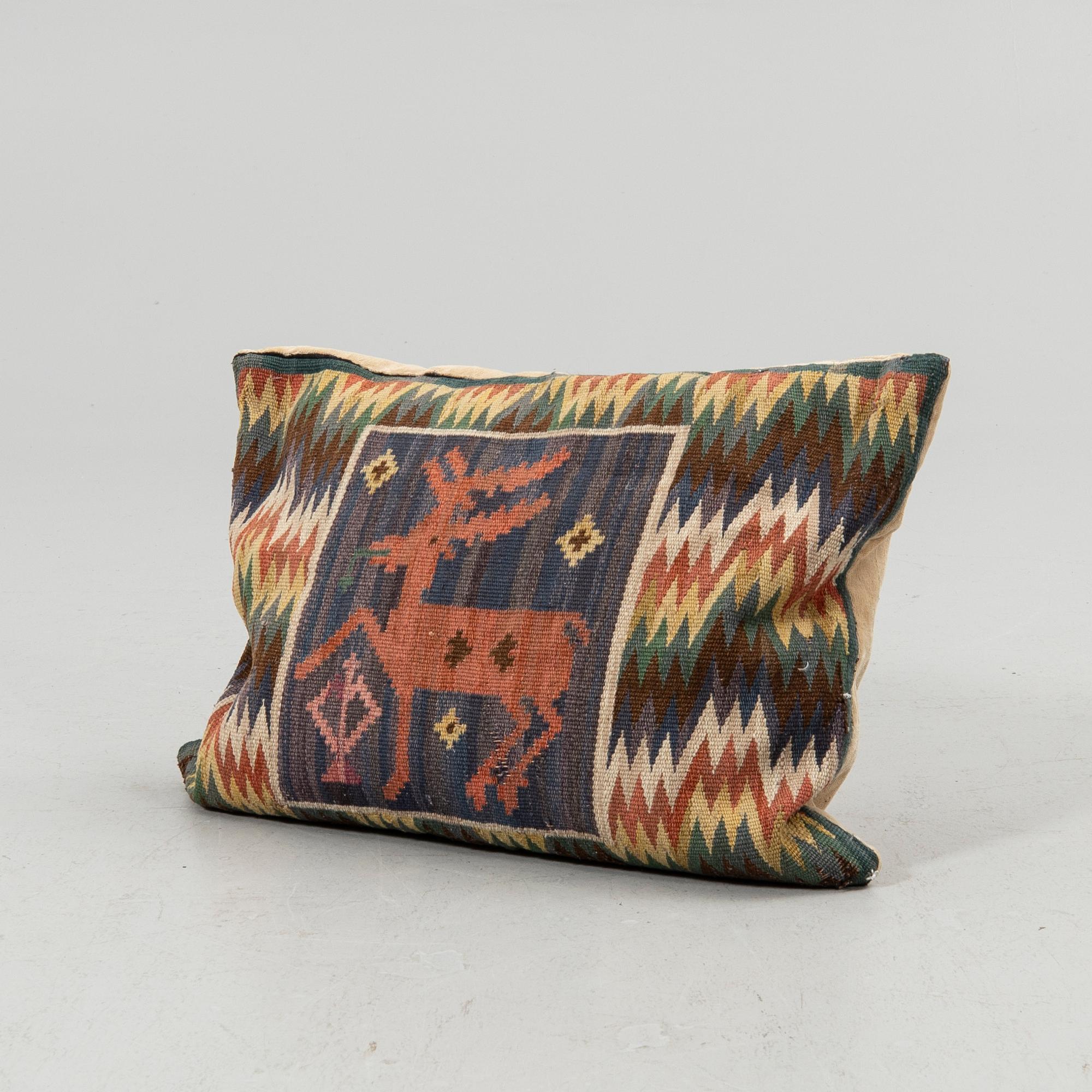 Seat cushion, Rölakan, Skåne, 19th/20th century, approx. 67 x 47cm.