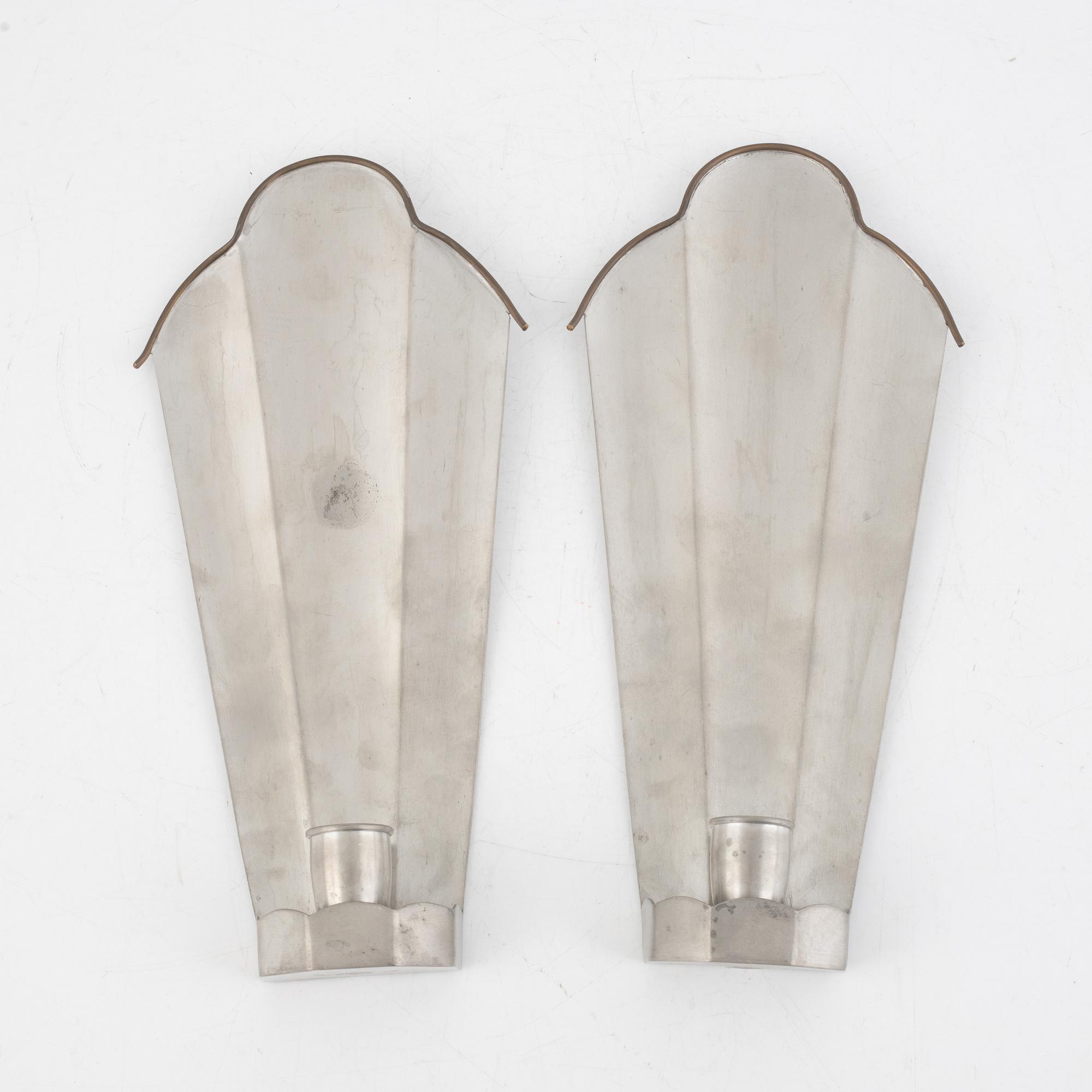 Nils Fougstedt, vägglampetter, modell A 146", ett par, tenn och mässing,  Firma Svenskt Tenn, Stockholm 1927.