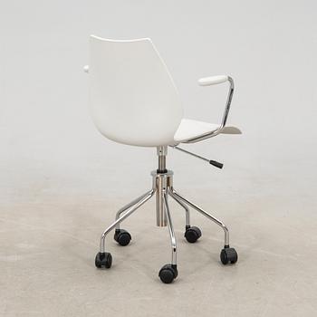 Vico Magistretti, office chair "Maui", Kartell Italy.