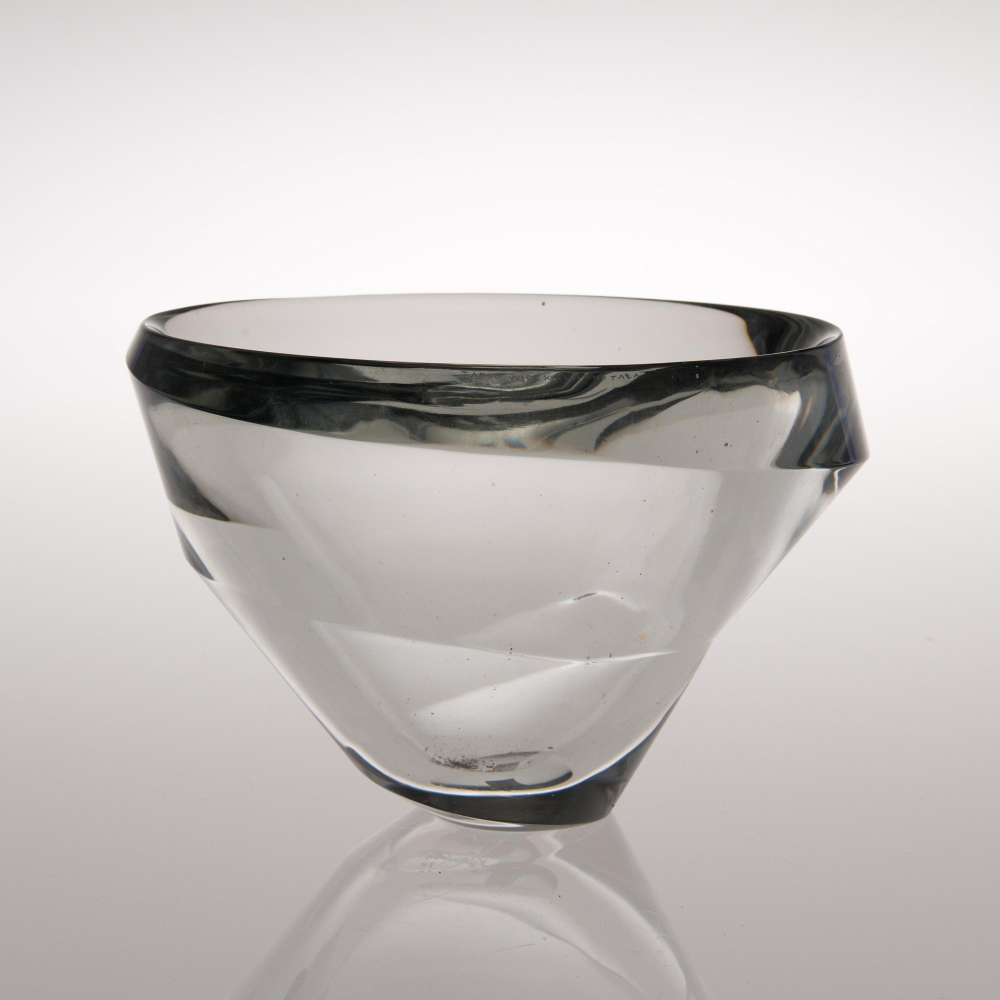 A "Kierre" ("whirl") bowl, model 3276/3876, signed Tapio Wirkkala, Iittala. Mid 1950s.