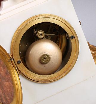 BORDSPENDYL, gustaviansk stil, 1800-tal, Frankrike.