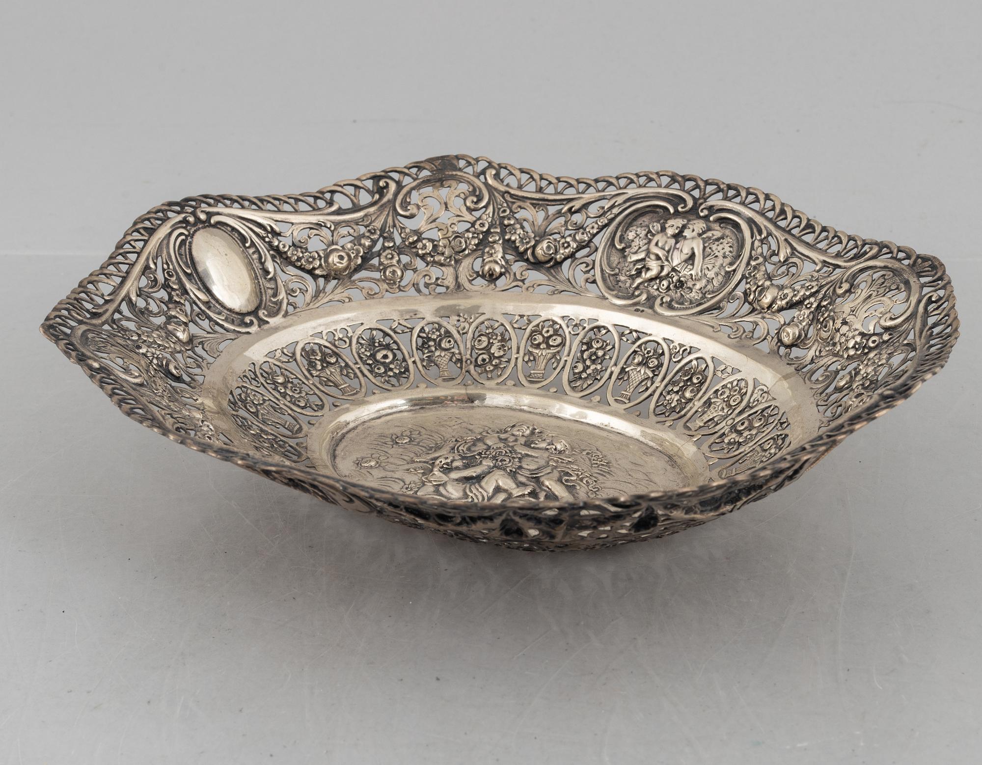 A silver 830 bread basket, Germany, circa 1900.