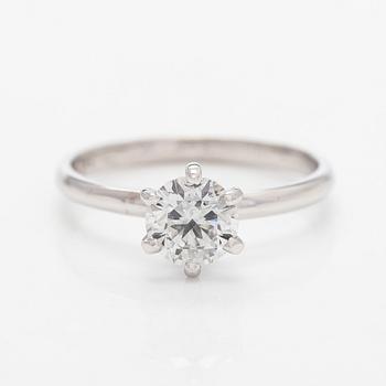 Ring, solitaire, brilliant cut diamond, 14K white gold.