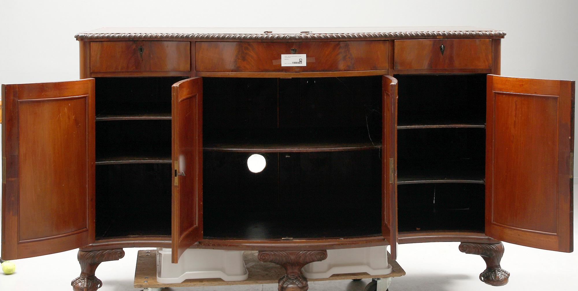 MATSALSGRUPP, 22 delar, Chippendalestil, 1800-1900-tal.