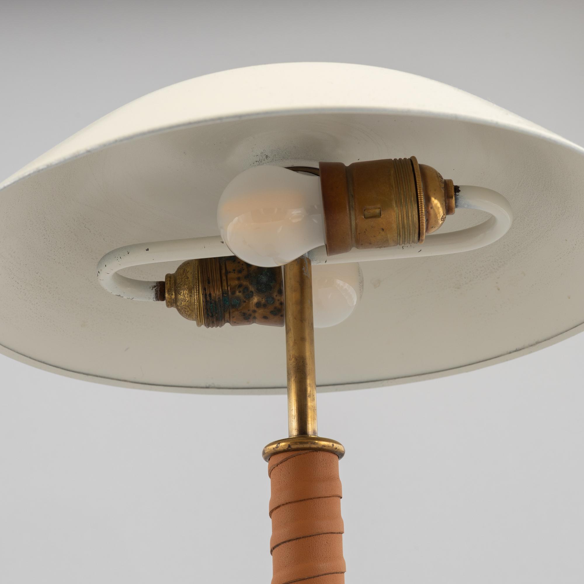 Bertil Brisborg, a model "31044" table lamp, Nordiska Kompaniet 1940s.