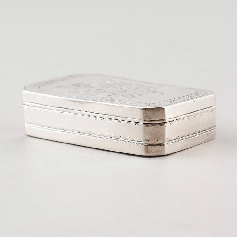 DOSA, silver, Carl Petter Lampa, Stockholm 1828. Vikt ca 58 gram.