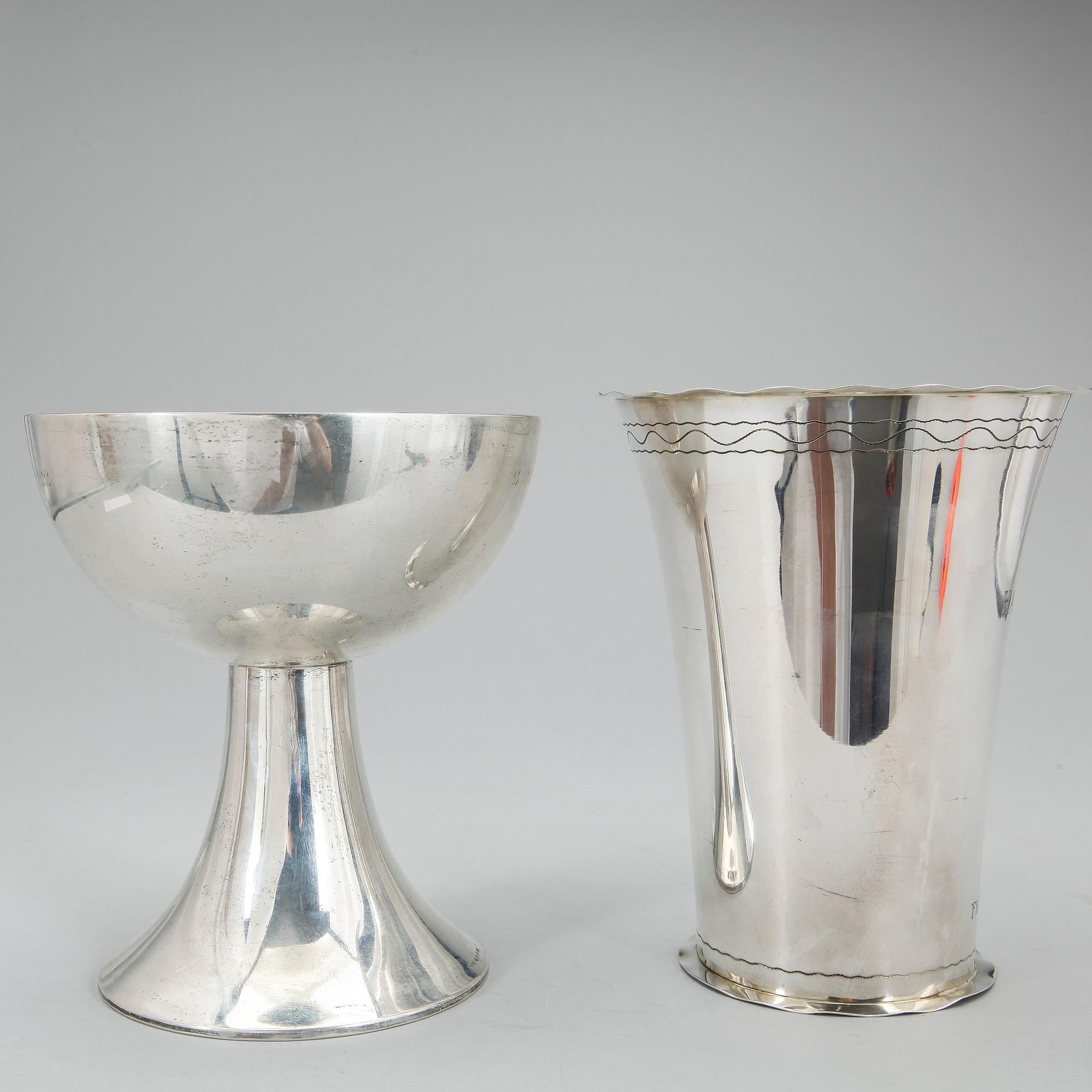 BÄGARE, 2 st, Guldsmedsaktiebolaget, Stockholm, 1922, 1937. Totalvikt ca 495 gram.
