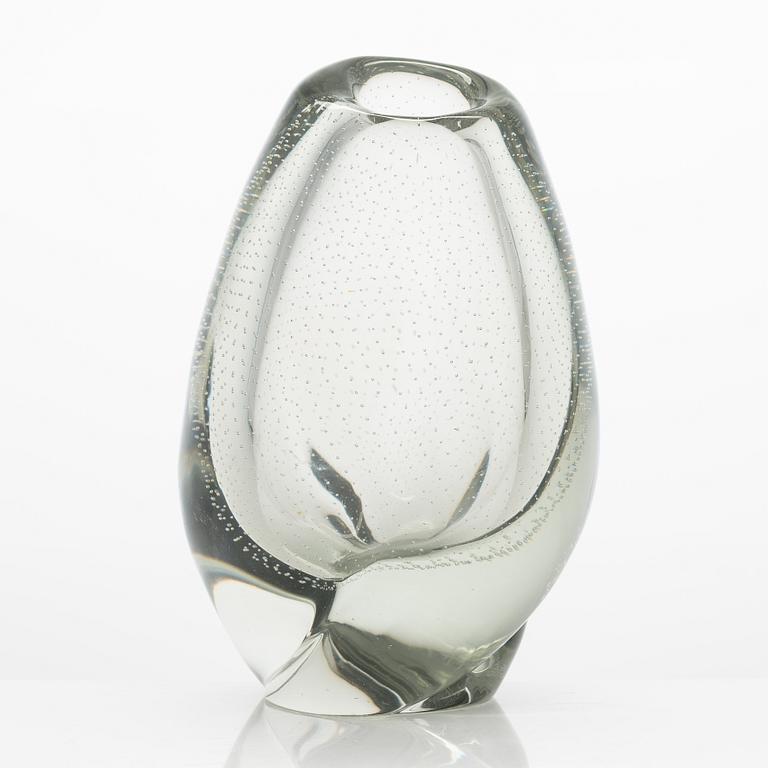 Gunnel Nyman,  A 'Chiffon' vase signed G. Nyman, Nuutajärvi Notsjö.