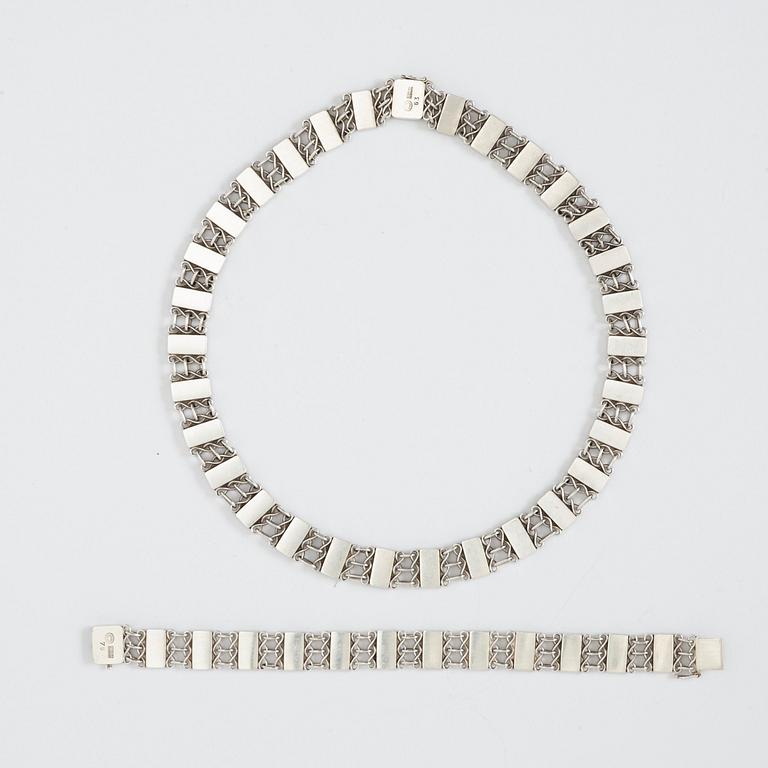 Oscar Gundlach Pedersen, a sterling set, a collier and bracelet for Georg Jensen, Copenhagen 1945-77.