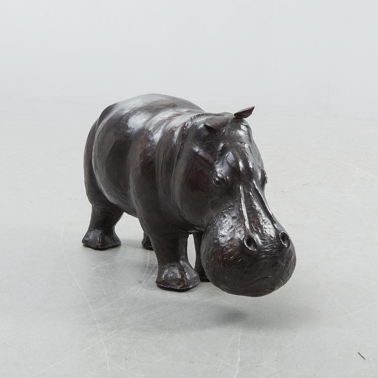 FOTPALL, i form av flodhäst, 1900-talets andra hälft.