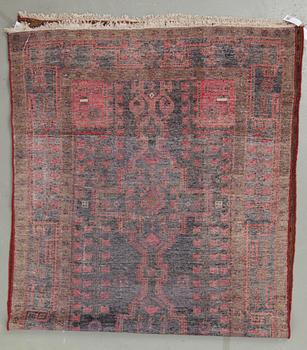MATTA, Hamadan. Ca 330x150 cm.