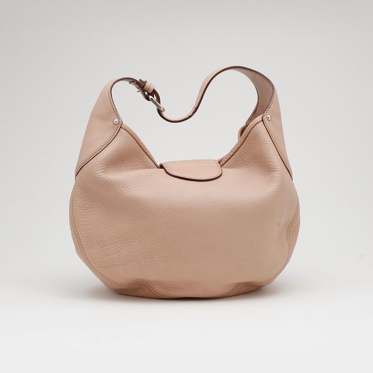 MULBERRY, a beige leather "Postman lock soho" shoulder bag.