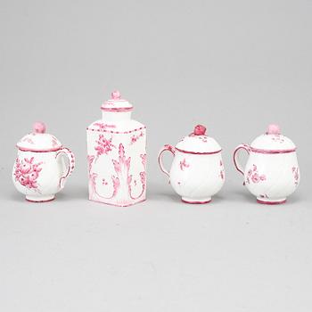 A Swedish Marieberg tea caddie and three custard cups, 18th Century.