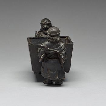 RÖKELSEKAR, brons. Qingdynastin (1644-1912)., med Xuandes märke.