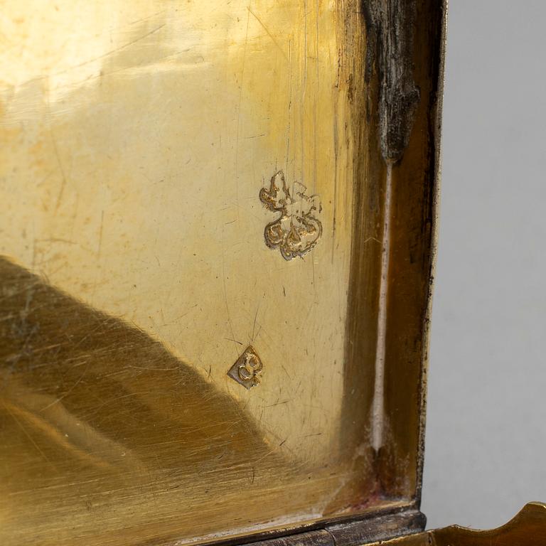 A Russian mid 19th century silver-gilt and niello snuff-box, mark of Moscow.