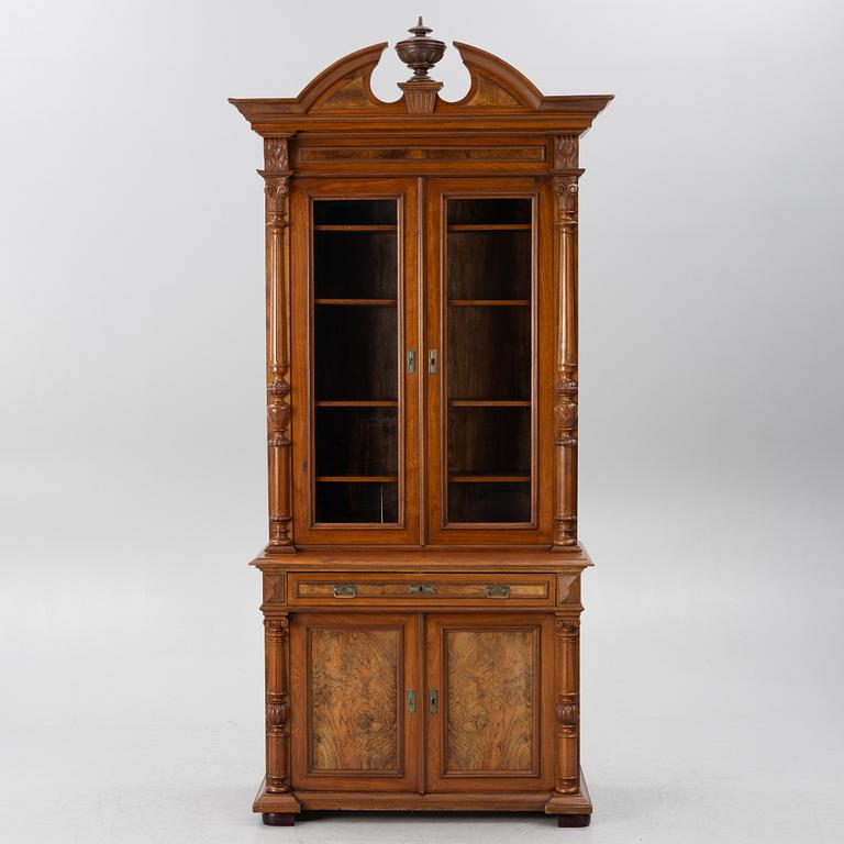 Bokskåp, nyrenässans, omkring 1900.