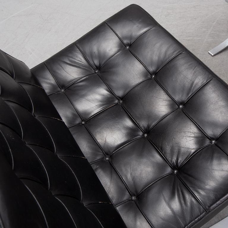 Ludwig Mies van de Rohe, fåtölj med fotpall, "Barcelona", Knoll.