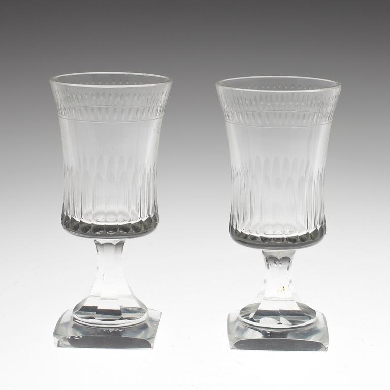 A SET OF TENN WINE GLASSES.