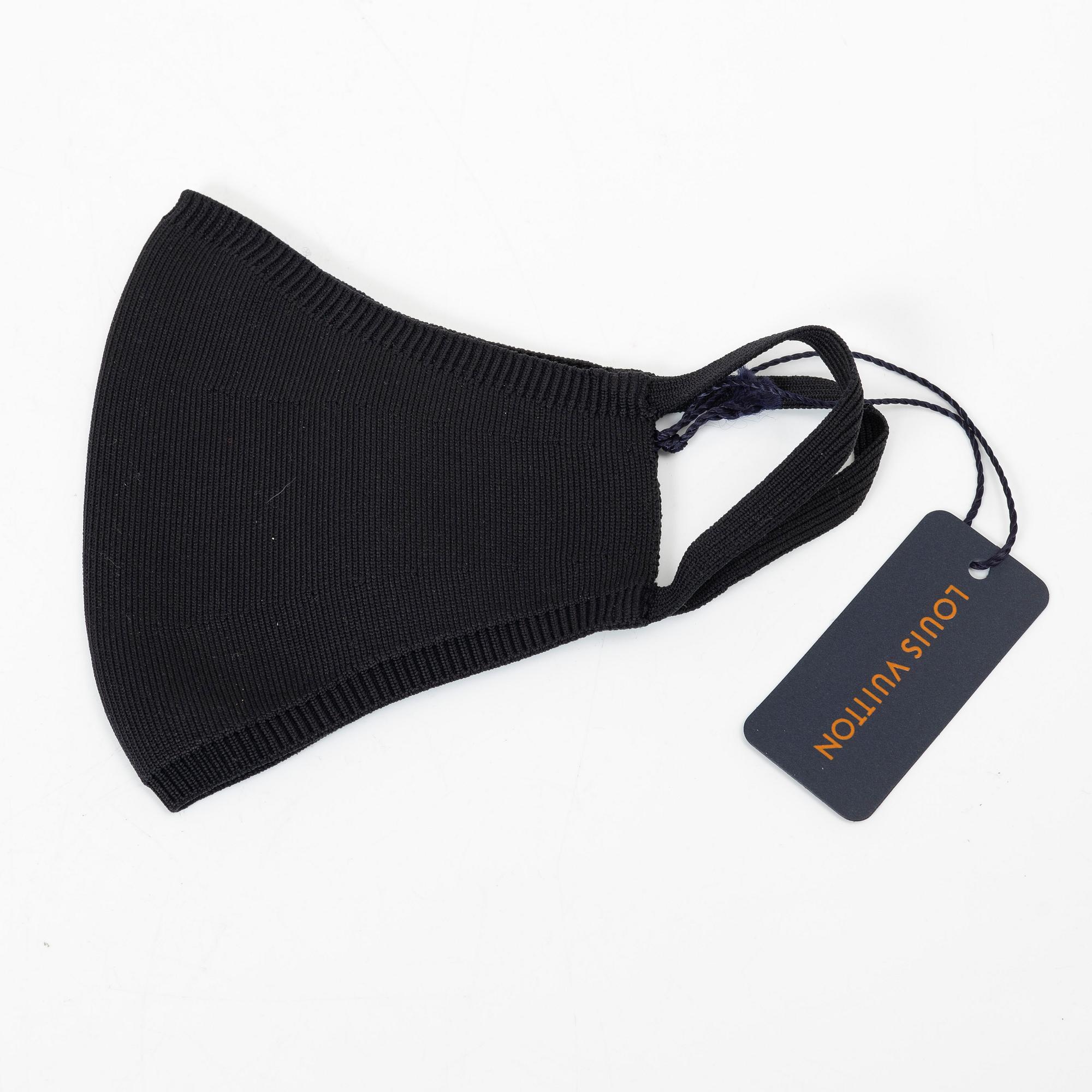 Louis Vuitton, face masks 3 pcs, with accessories and scarf.