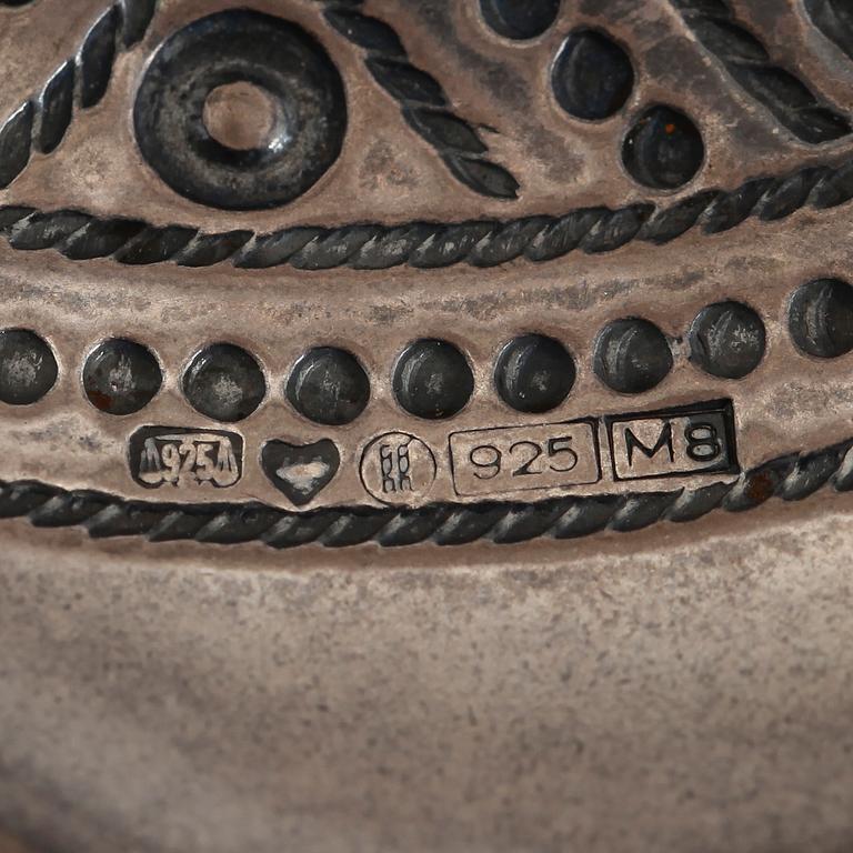 BROSCH, ARMLÄNK SAMT ÖRHÄNGEN, silver, bl Kalevala, Finland, 1988.