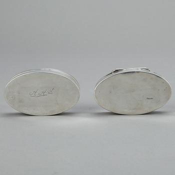 DOSOR, ett par snarlika, silver, Anders Gottlieb Herkepeus, Norrtälje 1829 och Johan Mauritz Corth, Nyköping 1844.