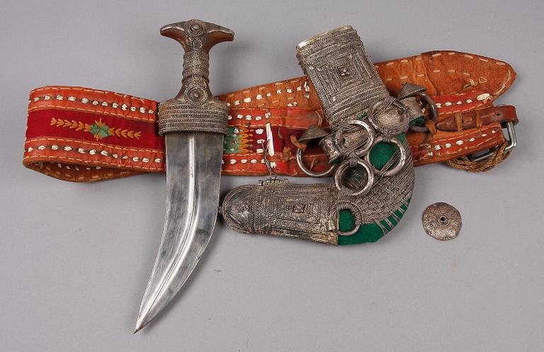 DOLKAR, 3 st, orientaliska, 1900-tal.