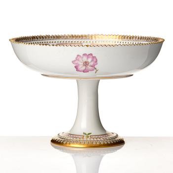 A Royal Copenhagen 'Flora Danica' tazza, Denmark, 20th Century.