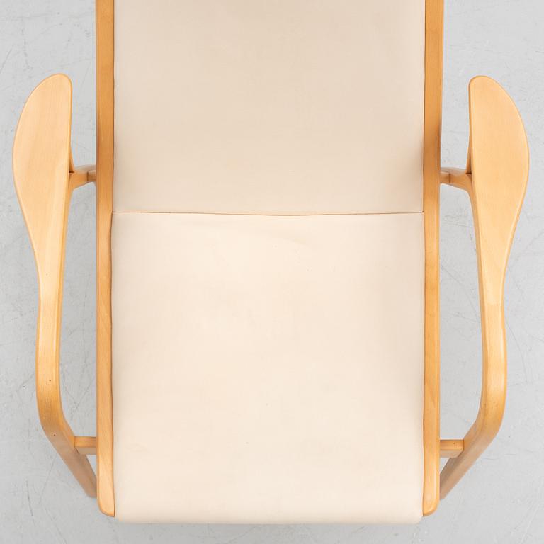 Yngve Ekström, fåtölj med fotpall, "Lamino", Swedese, tidigt 2000-tal.