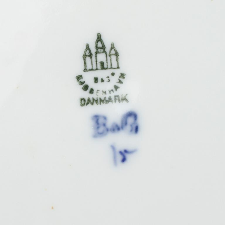 SERVISDELAR, 23 st, porslin, Royal Copenhagen samt 2 st, porslin, Bing & Gröndahl, 1900-talets andra hälft.