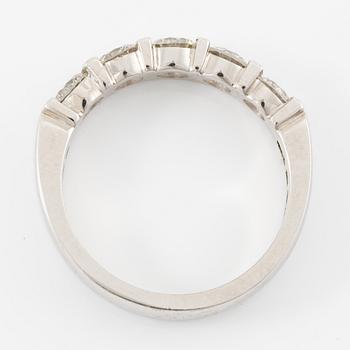 Ring, half eternity band, 18K white gold set with brilliant-cut diamonds, total 1.06 ct.