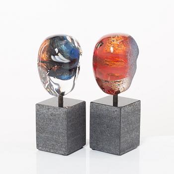 Bertil Vallien, skulpturer, ett par, Kosta Boda.