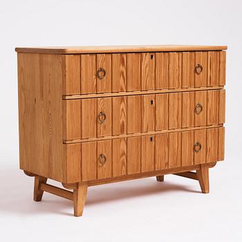 Göran Malmvall, a Swedish Modern pine chest of drawers, Karl Andersson & Söner Möbelfabrik, mid 20th century.