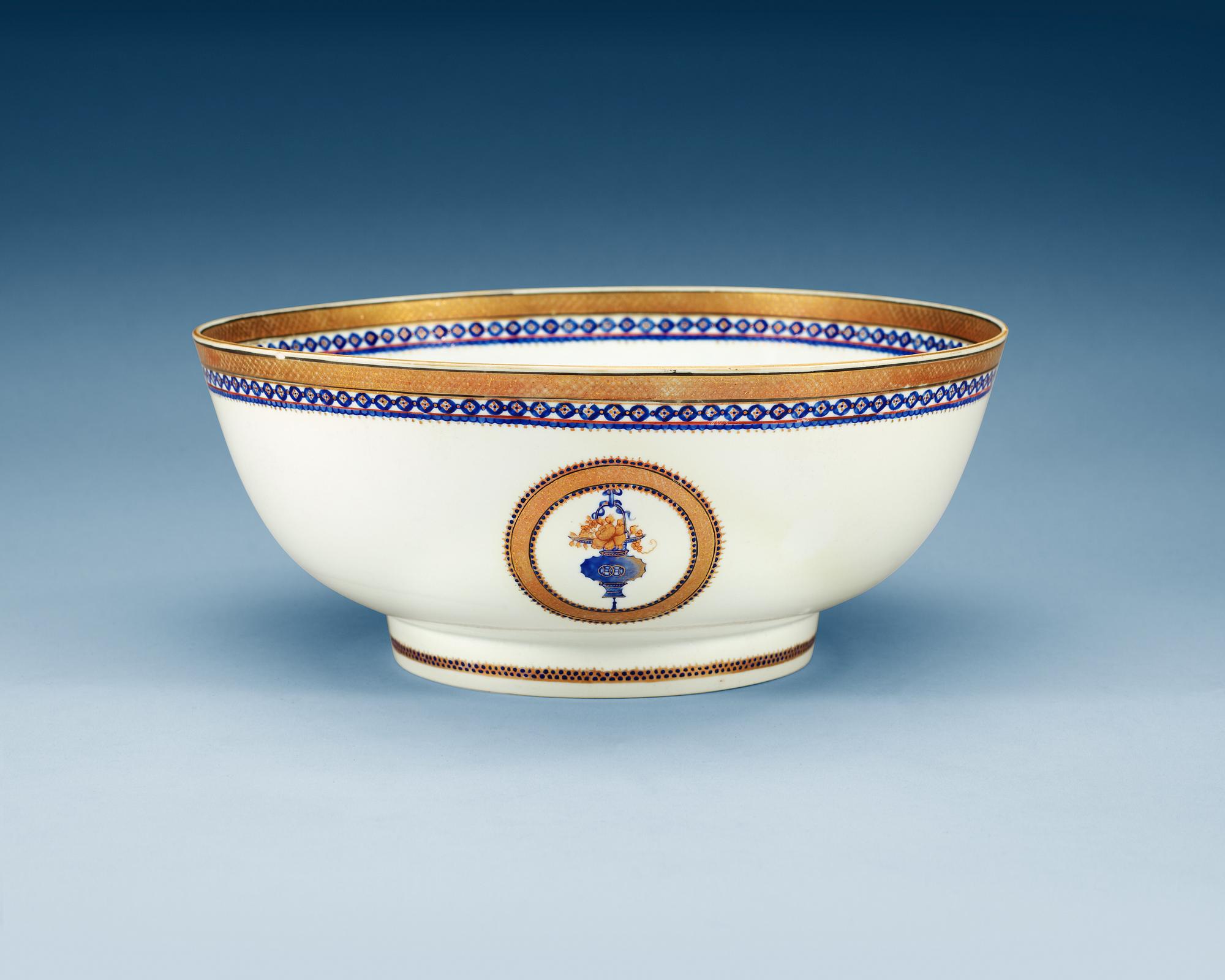 A famille rose punch bowl, Qing dynasty, Qianlong (1736-95).