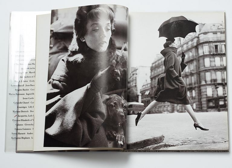 Richard Avedon, bok Photographs 1947–1977 signerad 1978 och med dedikation.