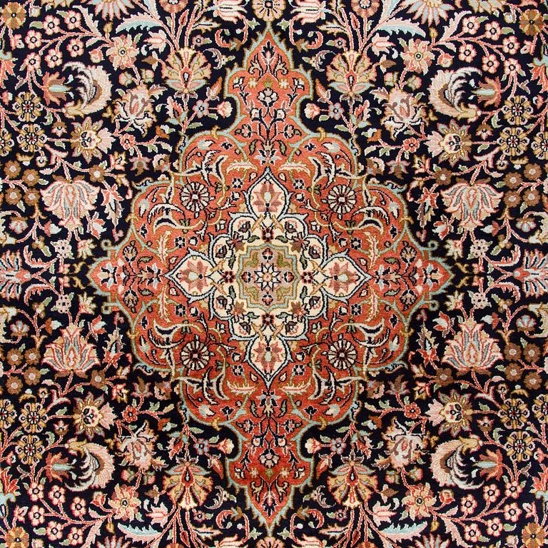 Matta, silk på bomullsvarp, Kashmir, ca 274 x 183 cm.