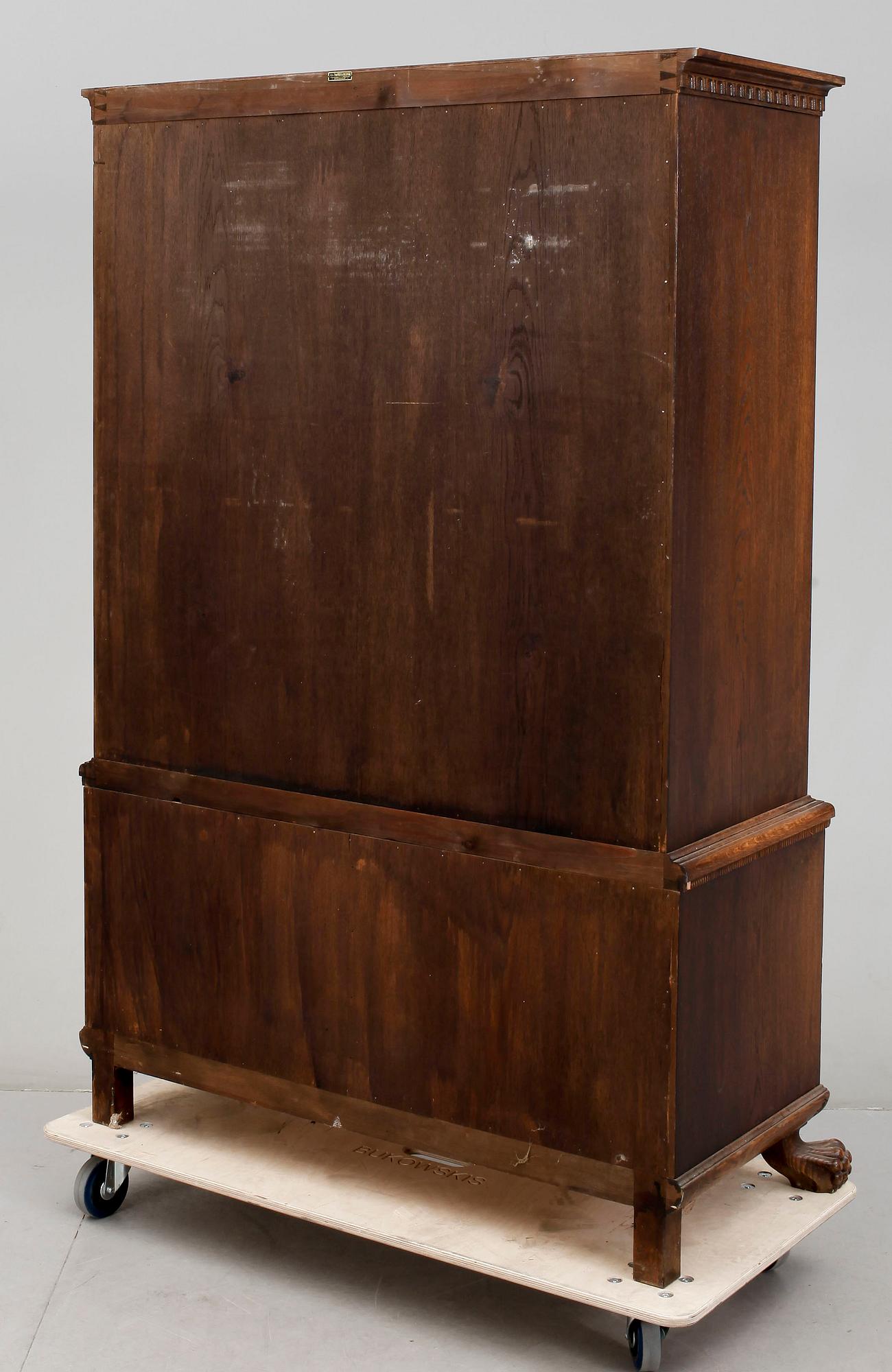 SKÅP, G. H. Wrange, Stockholm, 1932.