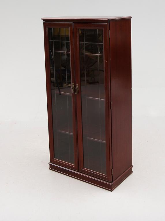 VITRINSKÅP, Legate Furniture, England, 1900-talets andra hälft.