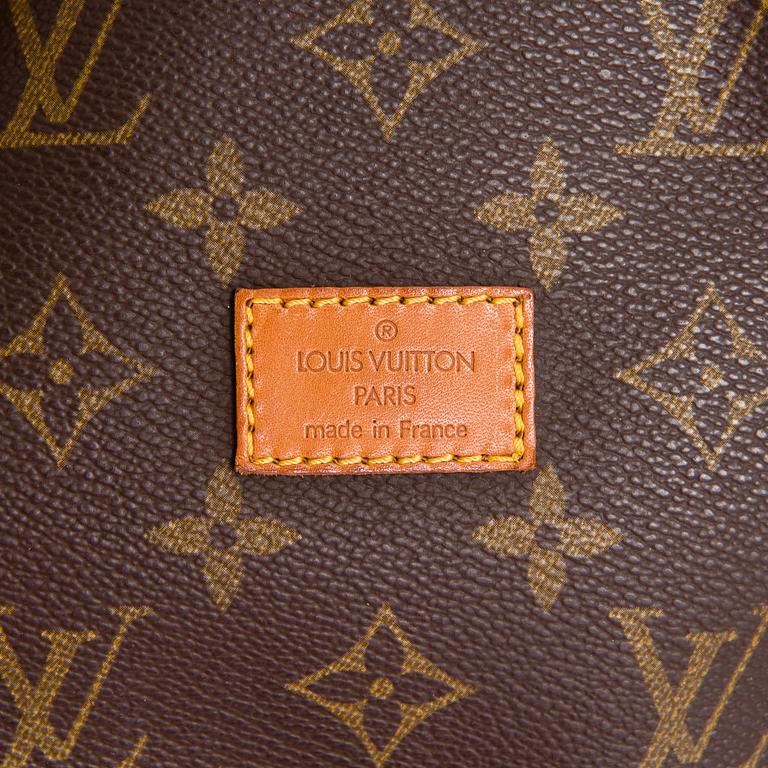 LOUIS VUITTON, 'Saumur 30' shoulder bag.