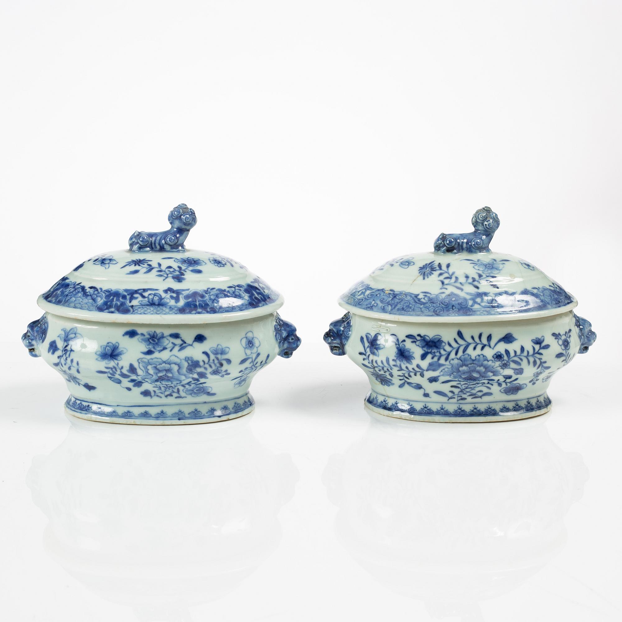 Terriner med lock, ett par, kompaniporslin, Qingdynastin, Qianlong (1736-95).