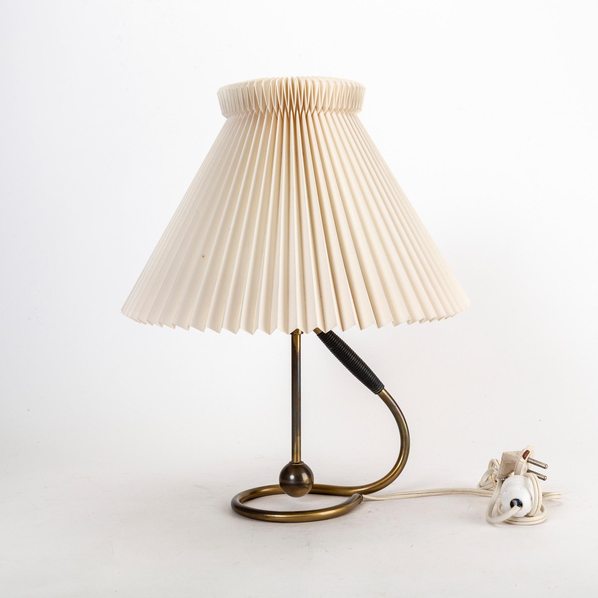 A "306" table lamp by Kaare Klint from the second half of the 20th century.