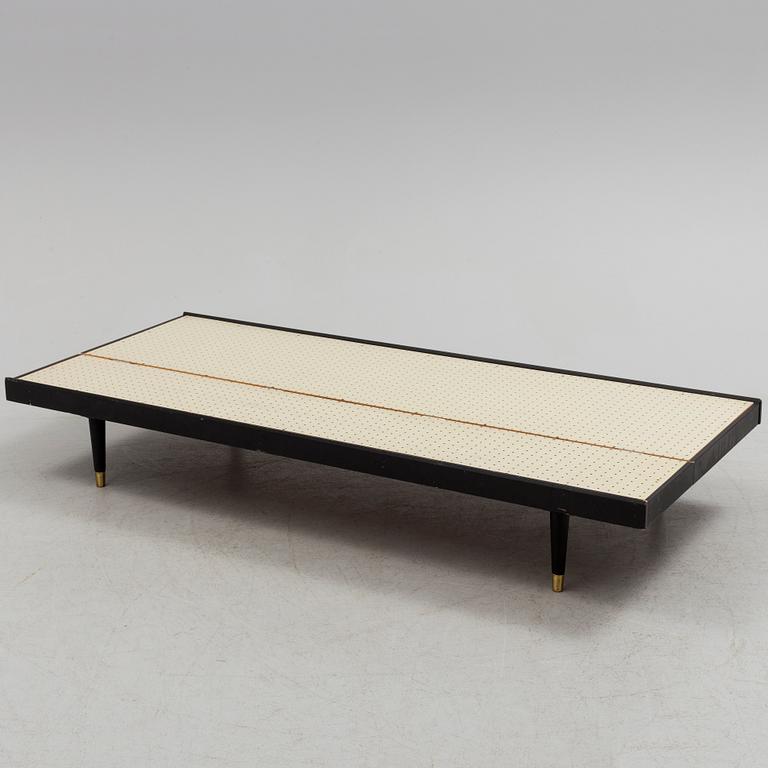 A mid 20th century daybed / sofa by Nordiska Kompaniet.