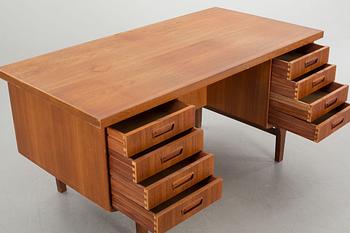 SKRIVBORD, teak, 1950/60-tal.