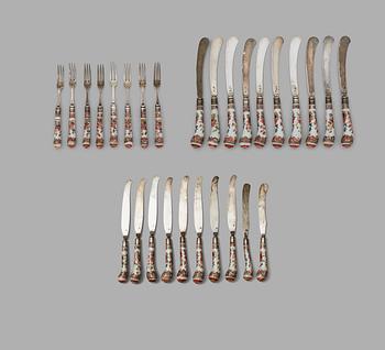 An Export porcelain cutlery set, Qing dynasty, Qianlong (1736-95). (28 pieces).